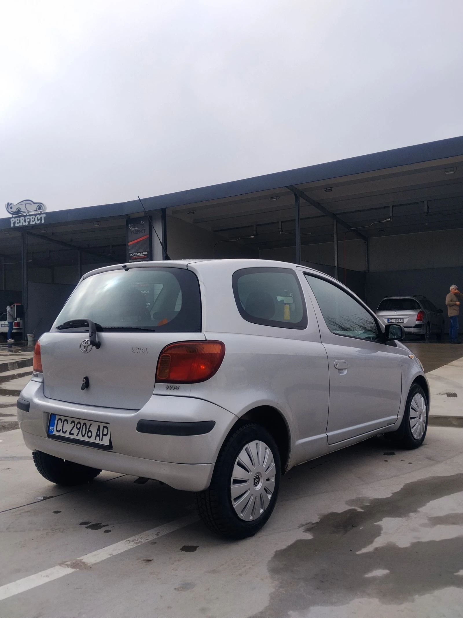 Toyota Yaris 1.3, снимка 5 - Автомобили и джипове - 54174771