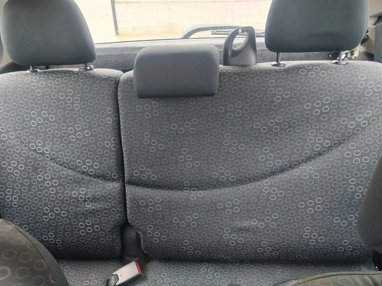 Toyota Yaris 1.3, снимка 11 - Автомобили и джипове - 54174771