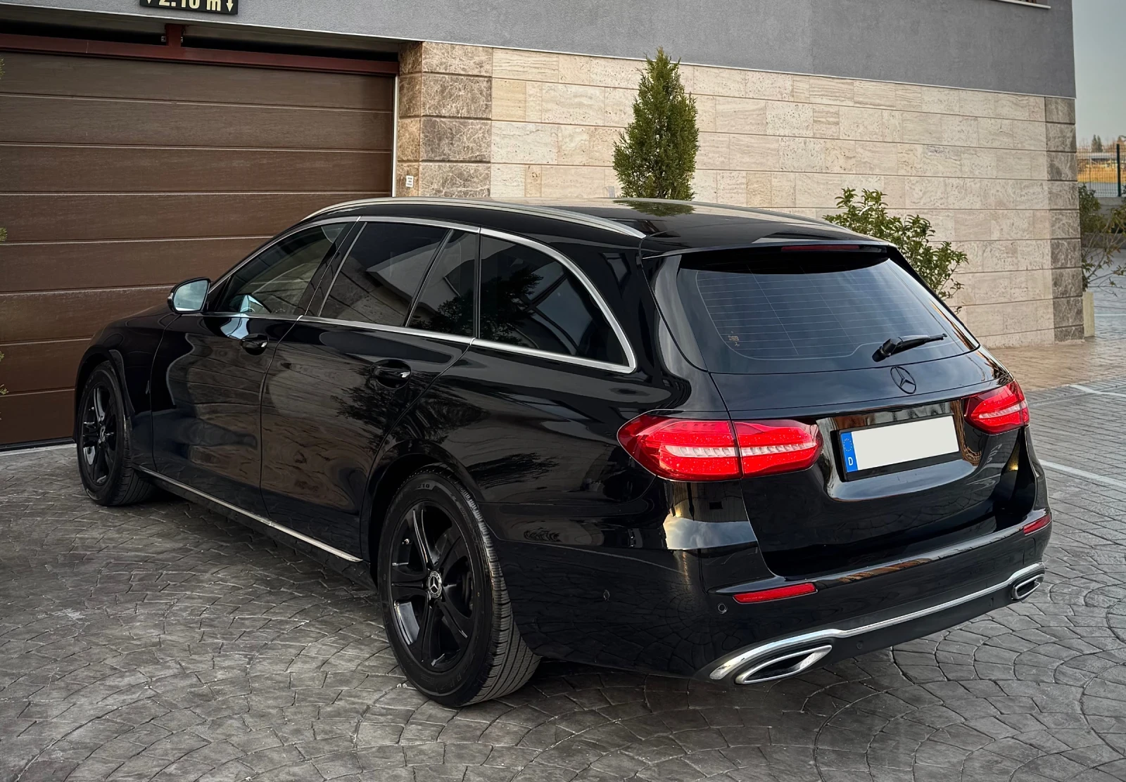Mercedes-Benz E 220  9-G Multibeam Led Swarovski DynamicSelect 194к.с., снимка 7 - Автомобили и джипове - 54610675