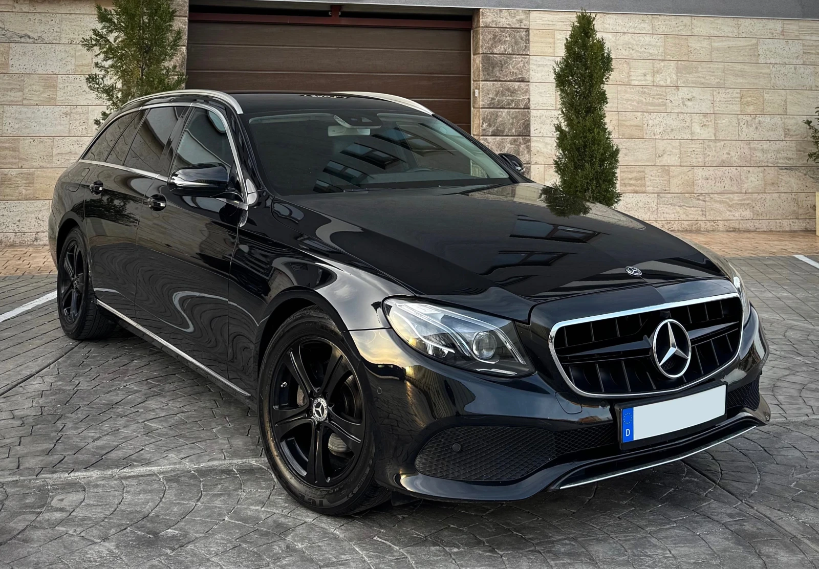 Mercedes-Benz E 220  9-G Multibeam Led Swarovski DynamicSelect 194к.с., снимка 4 - Автомобили и джипове - 54610675