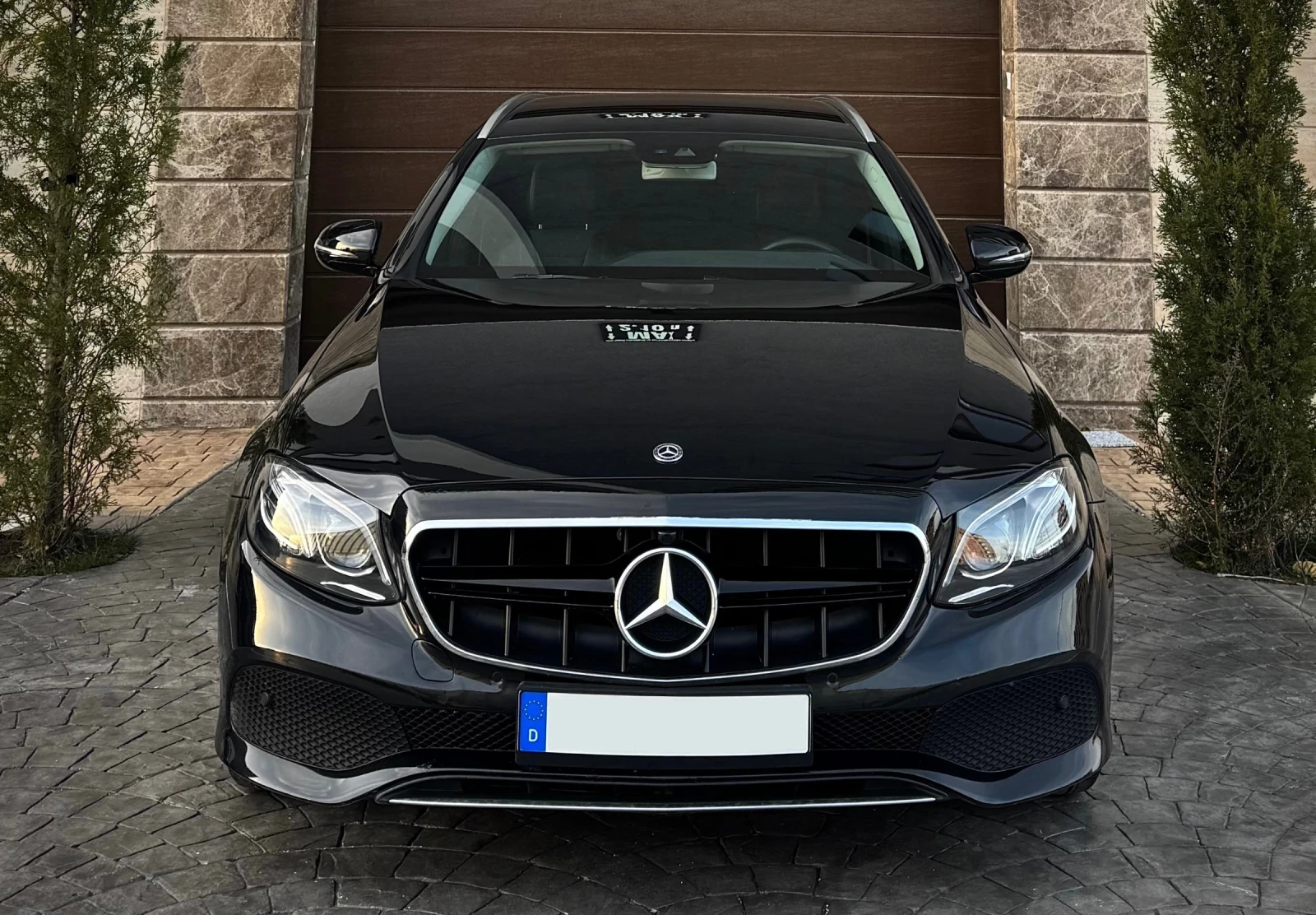 Mercedes-Benz E 220  9-G Multibeam Led Swarovski DynamicSelect 194к.с., снимка 3 - Автомобили и джипове - 54610675