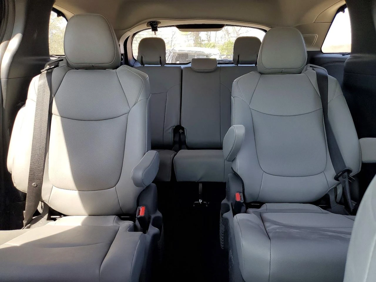 Toyota Sienna 2.5l Xle 7-Passenger | Mobile.bg � ����������� 10