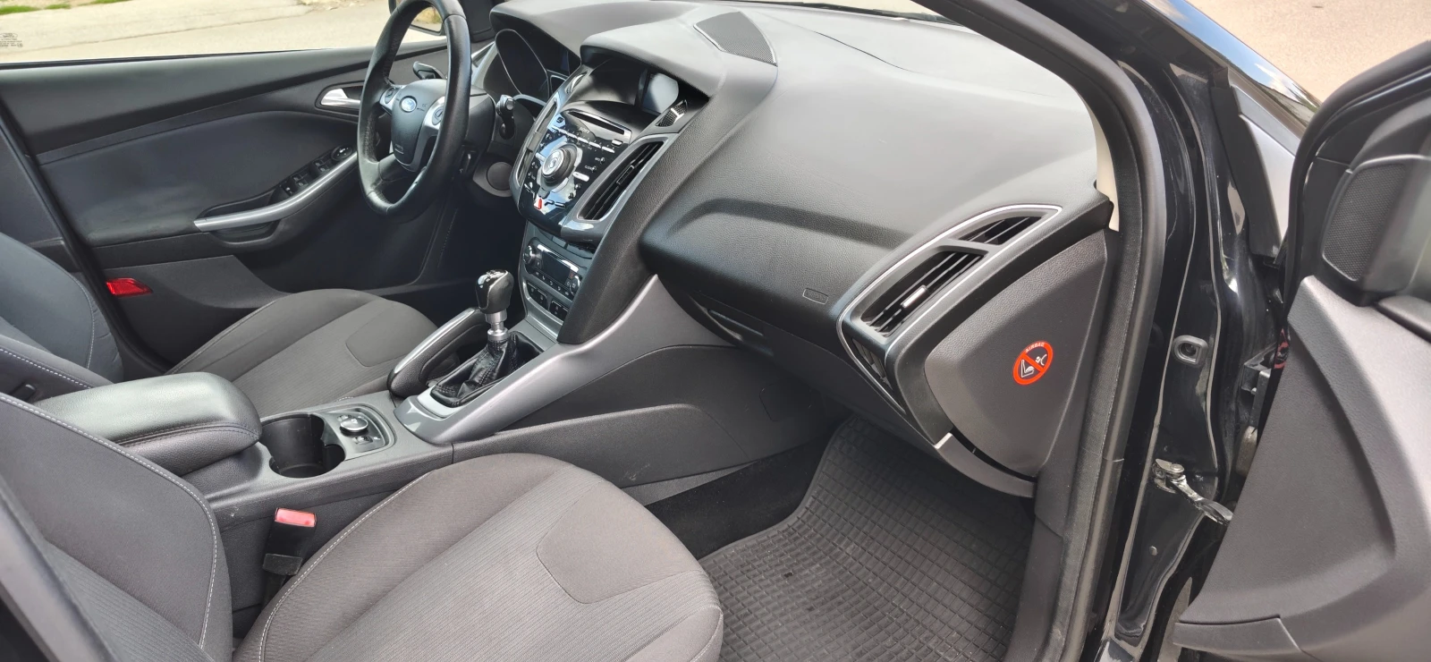 Ford Focus 1.6 HDI * TITANIUM* , снимка 12 - Автомобили и джипове - 54993282