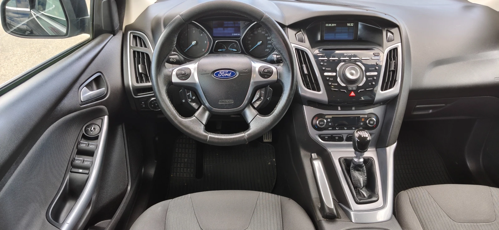 Ford Focus 1.6 HDI * TITANIUM* , снимка 15 - Автомобили и джипове - 54993282