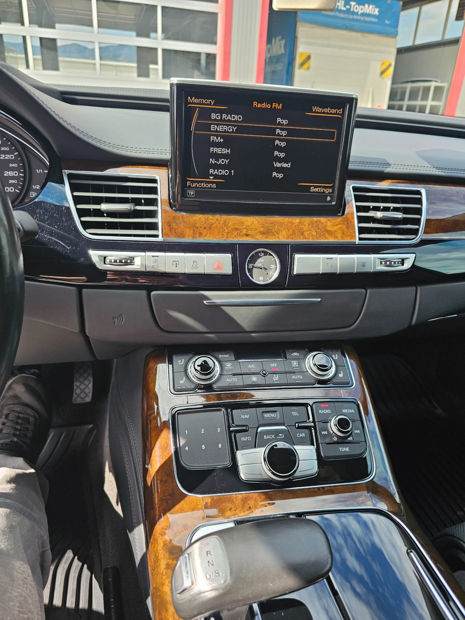 Audi A8 3.0TDI-MASSAGE-HEADUP-360-КАМЕРА-ВАКУМ-MATRIX, снимка 16 - Автомобили и джипове - 55088035