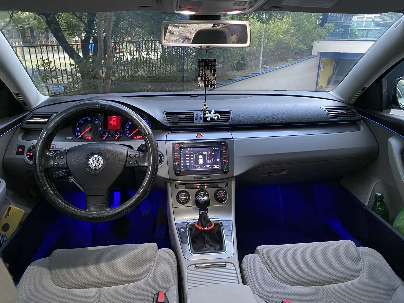VW Passat 1.9 TDI, снимка 8 - Автомобили и джипове - 55278770