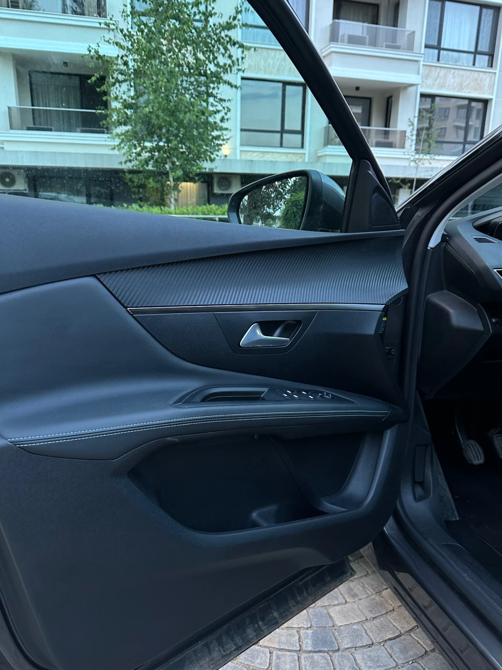 Peugeot 3008, снимка 11 - Автомобили и джипове - 55401794
