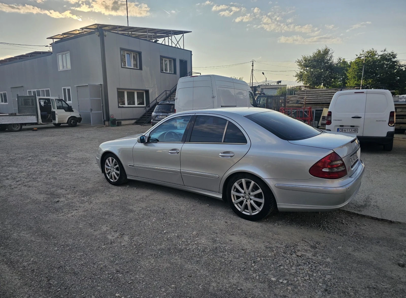 Mercedes-Benz E 280 3.2 CDI, снимка 5 - Автомобили и джипове - 55746251