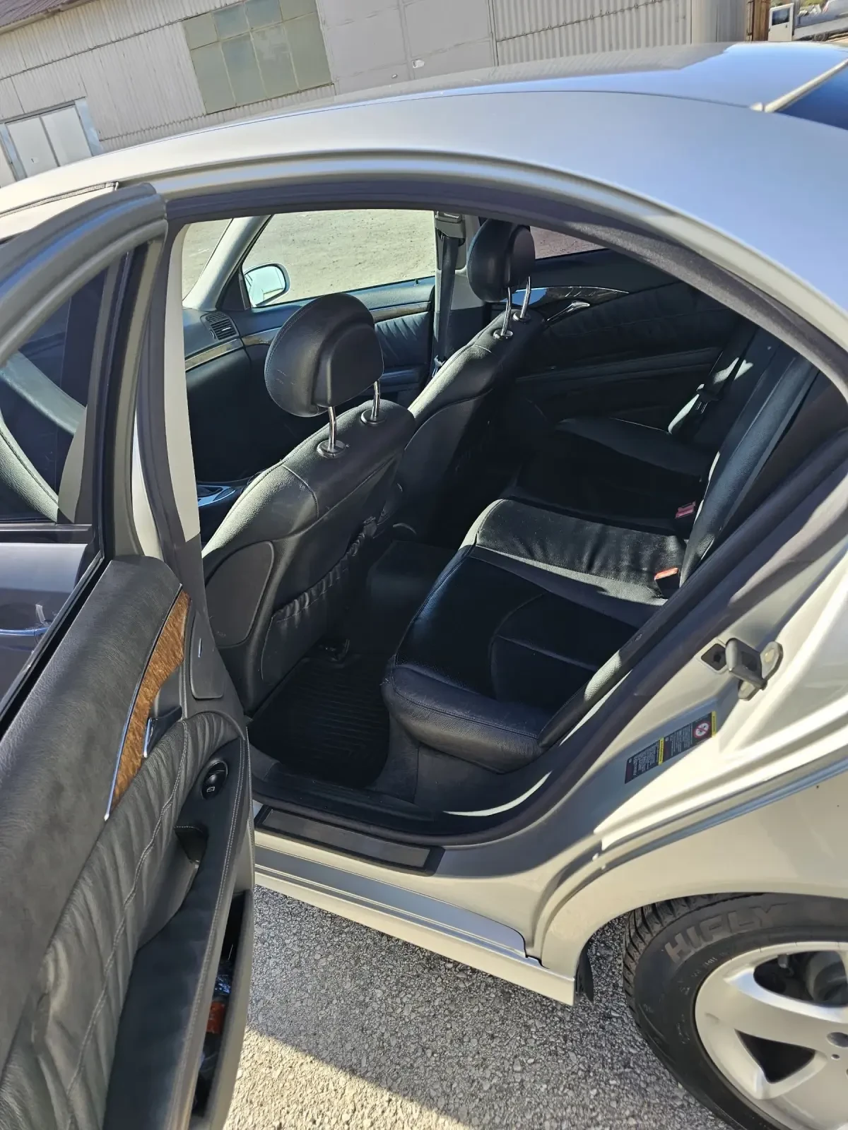 Mercedes-Benz E 280 3.2 CDI, снимка 11 - Автомобили и джипове - 55746251