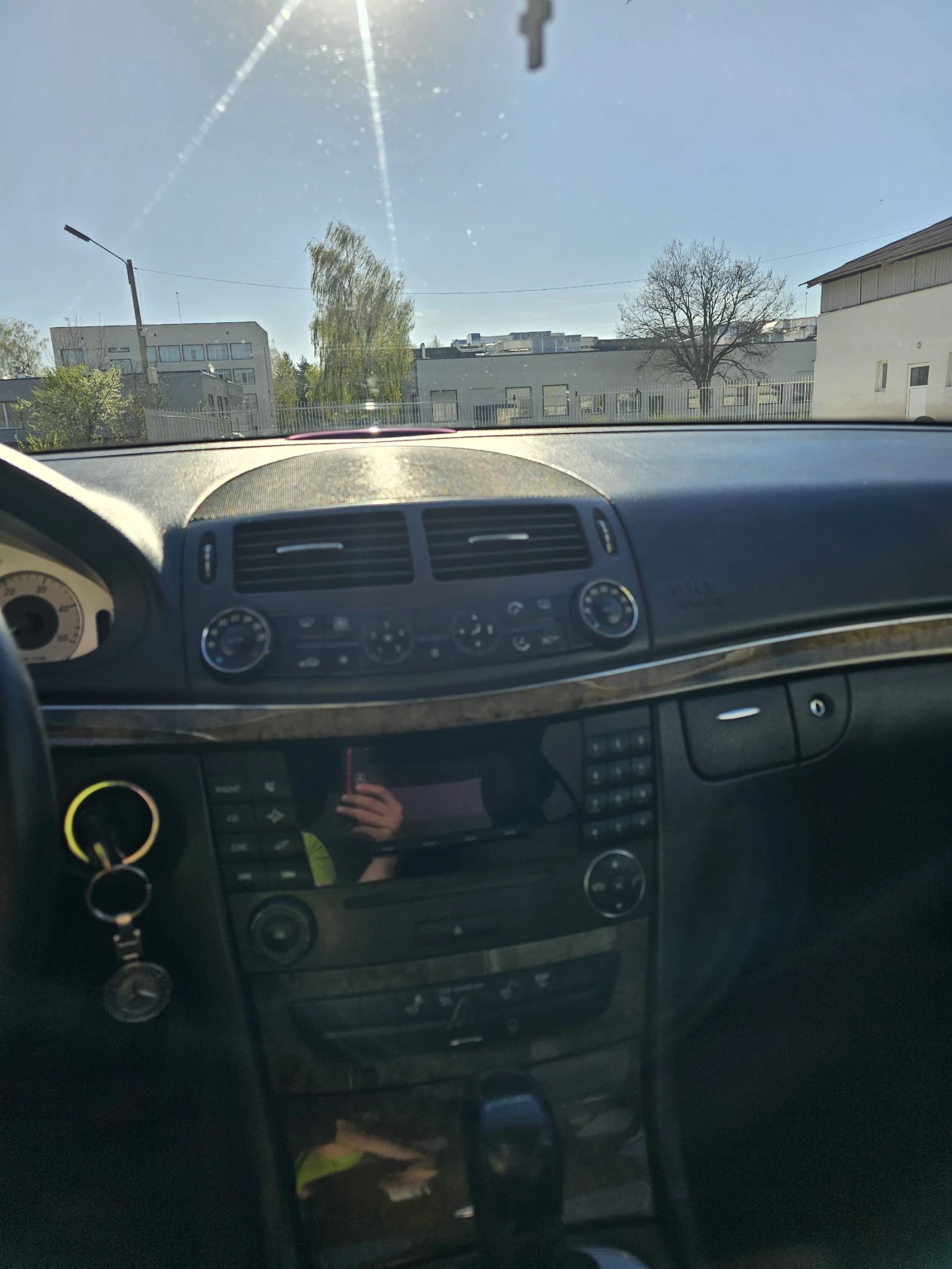 Mercedes-Benz E 280 3.2 CDI, снимка 13 - Автомобили и джипове - 55746251