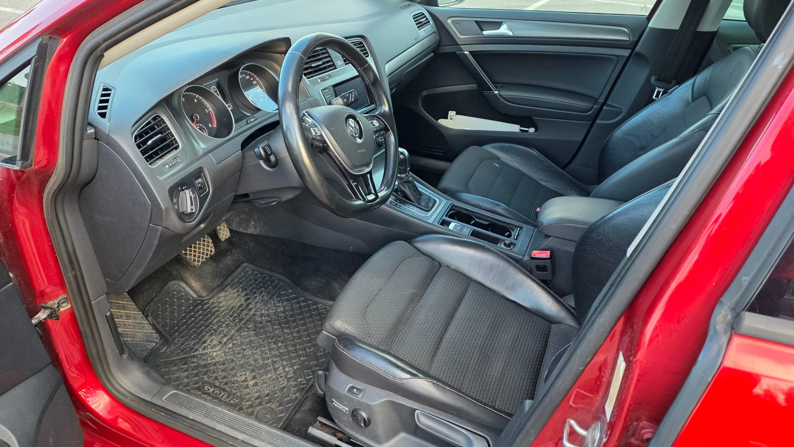VW Golf 1.6TDI, снимка 5 - Автомобили и джипове - 55852246