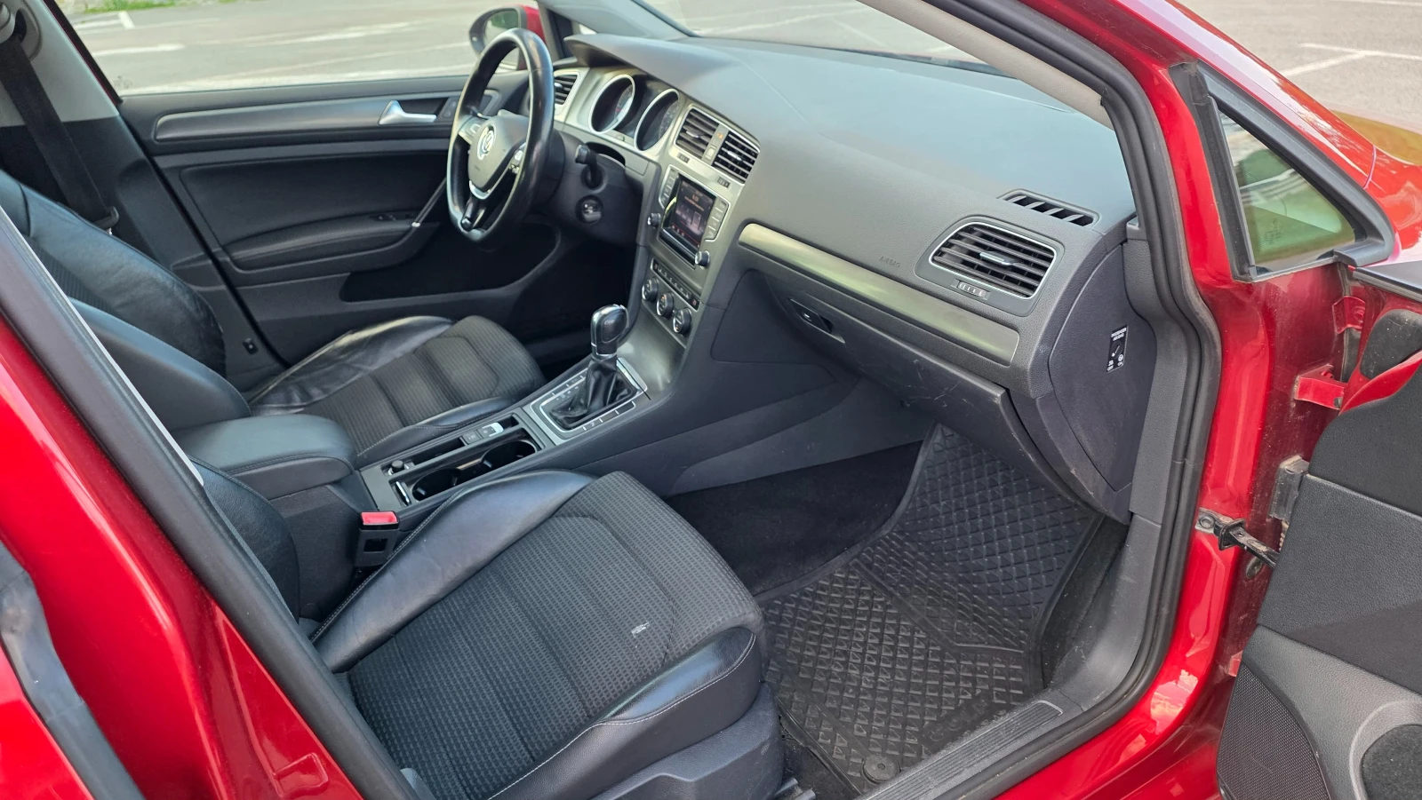 VW Golf 1.6TDI, снимка 7 - Автомобили и джипове - 55852246