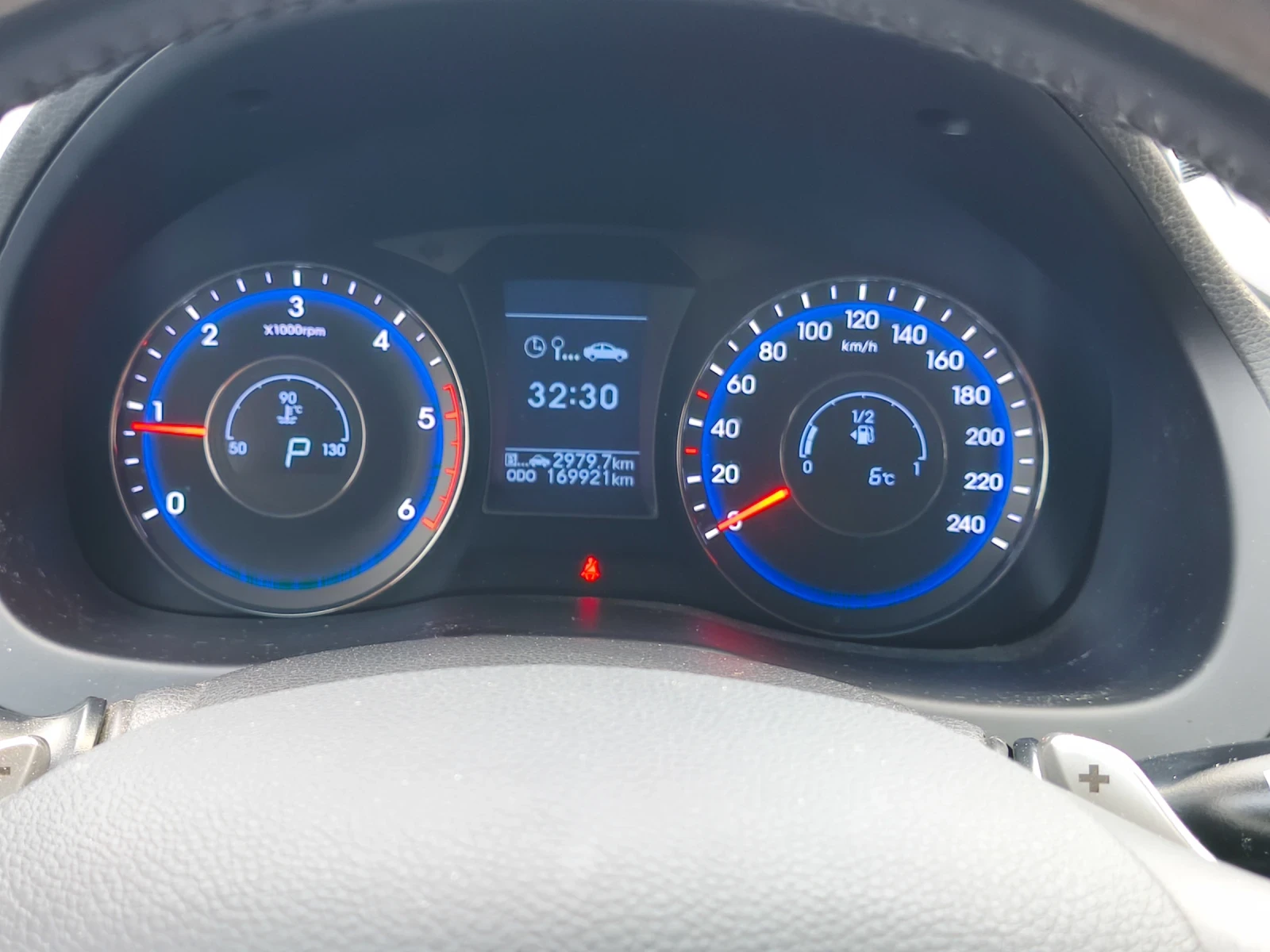 Hyundai I40 1.7 crdi sedan, снимка 9 - Автомобили и джипове - 56130686