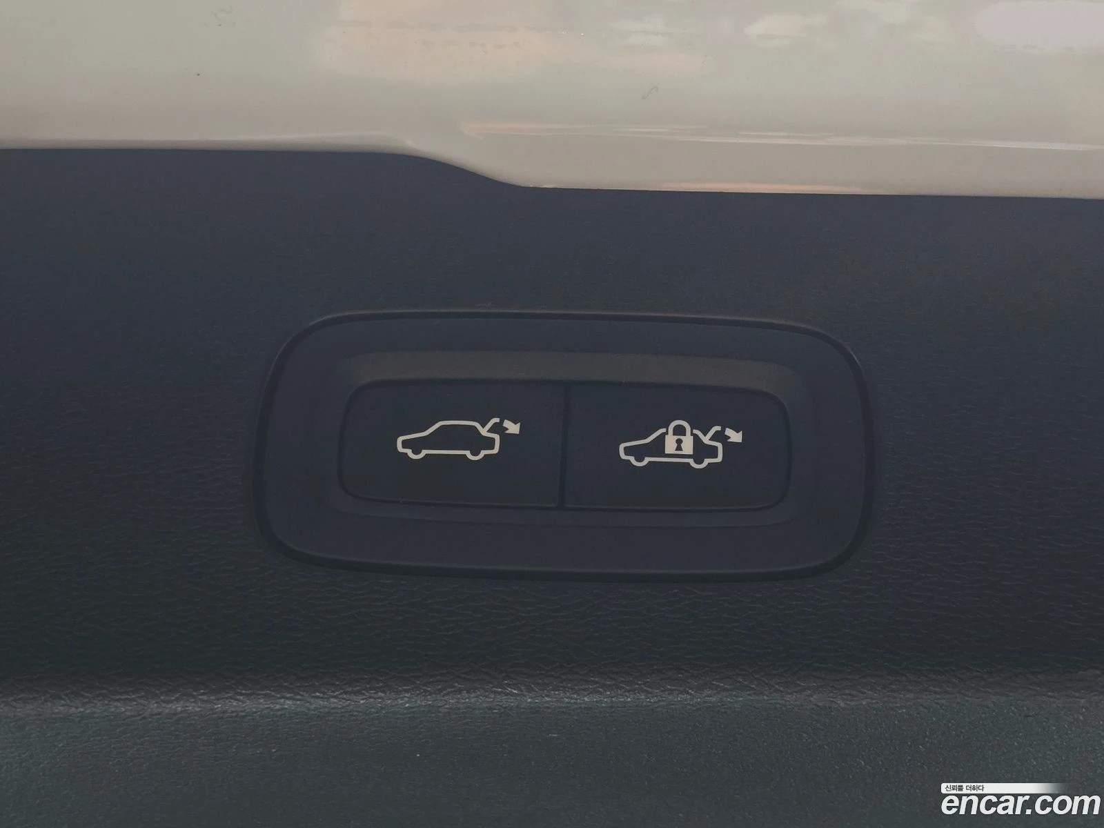 Volvo V60 T5 Pro AWD, снимка 16 - Автомобили и джипове - 56661643