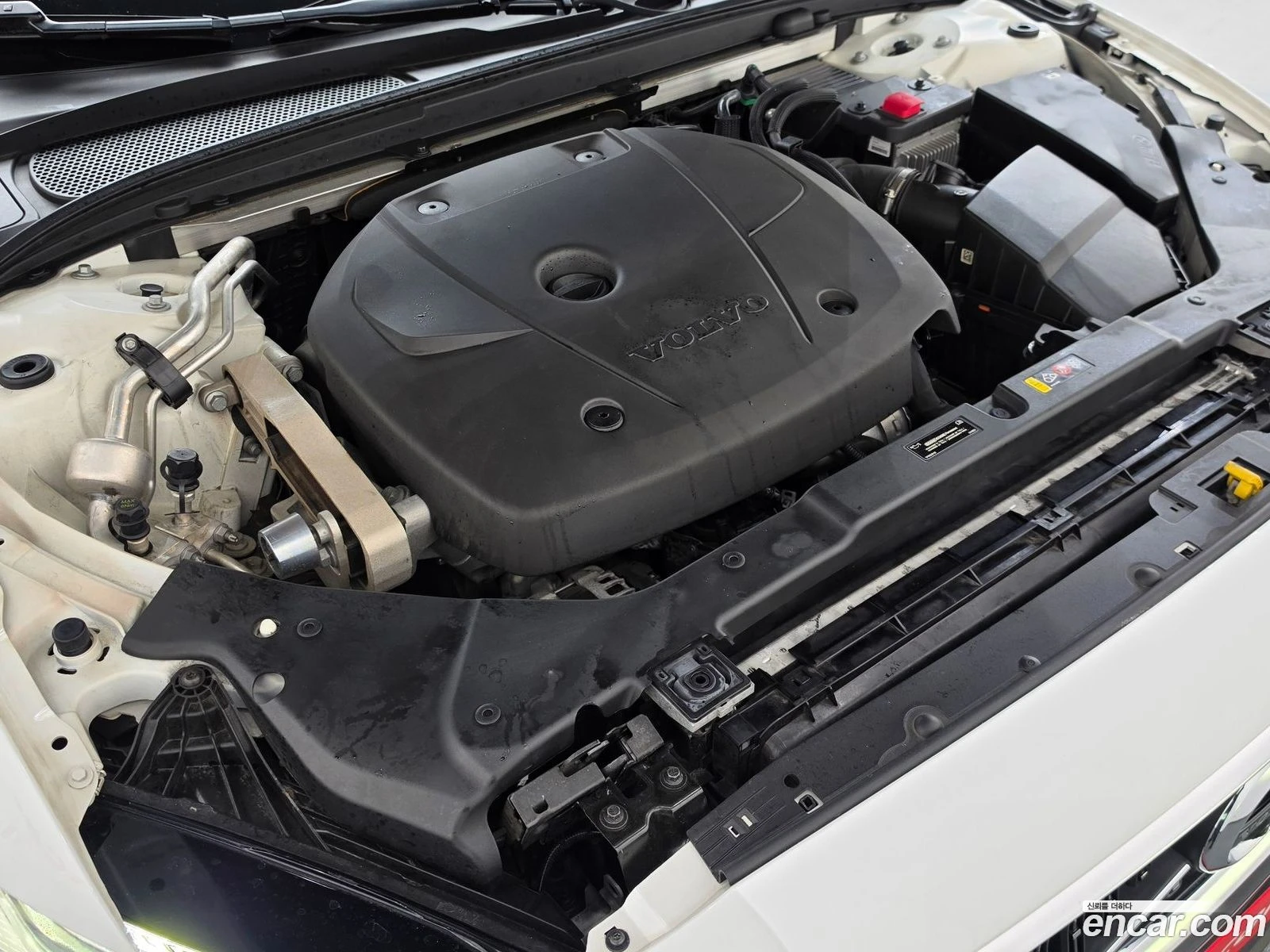 Volvo V60 T5 Pro AWD, снимка 6 - Автомобили и джипове - 56661643
