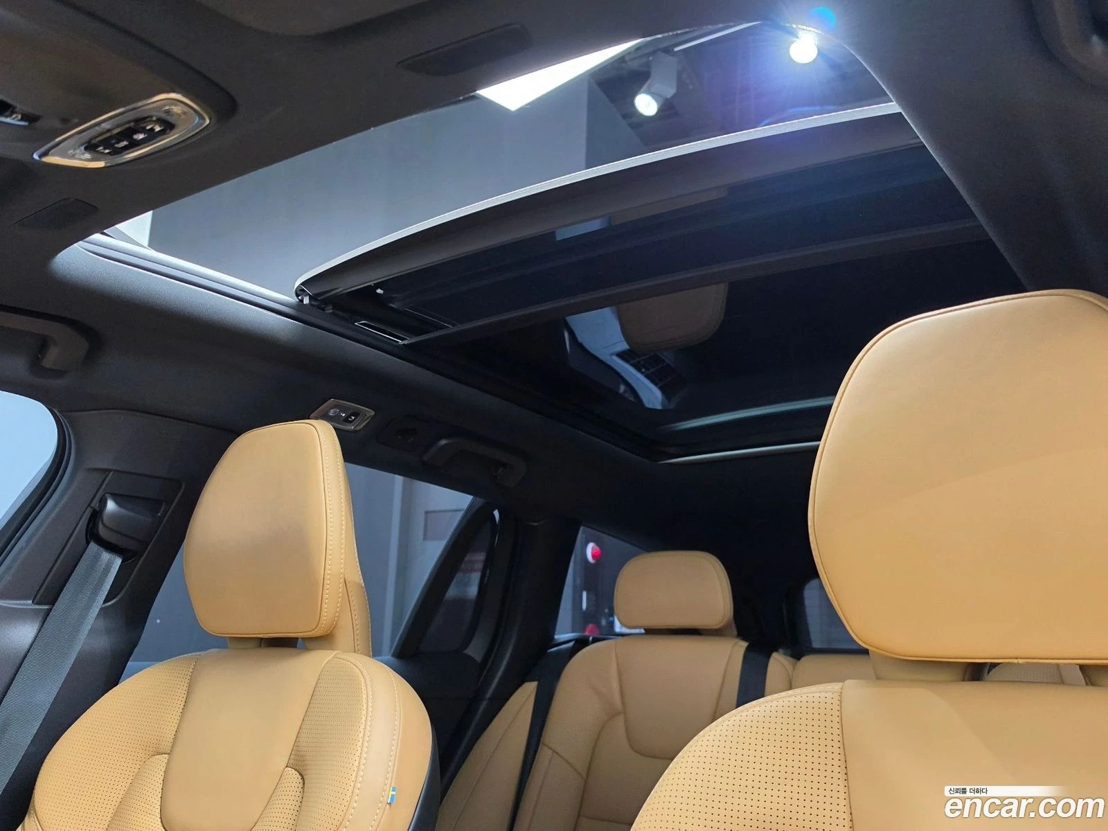 Volvo V60 T5 Pro AWD, снимка 15 - Автомобили и джипове - 56661643