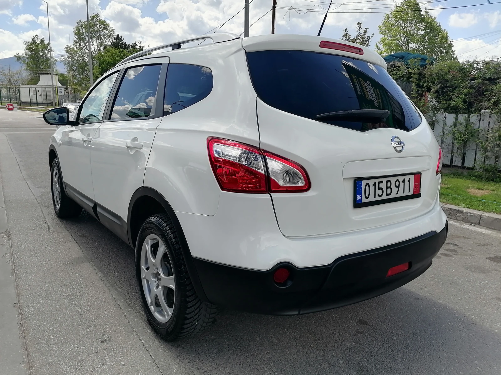Nissan Qashqai 2.0i 4x4 + 2 - изображение 3