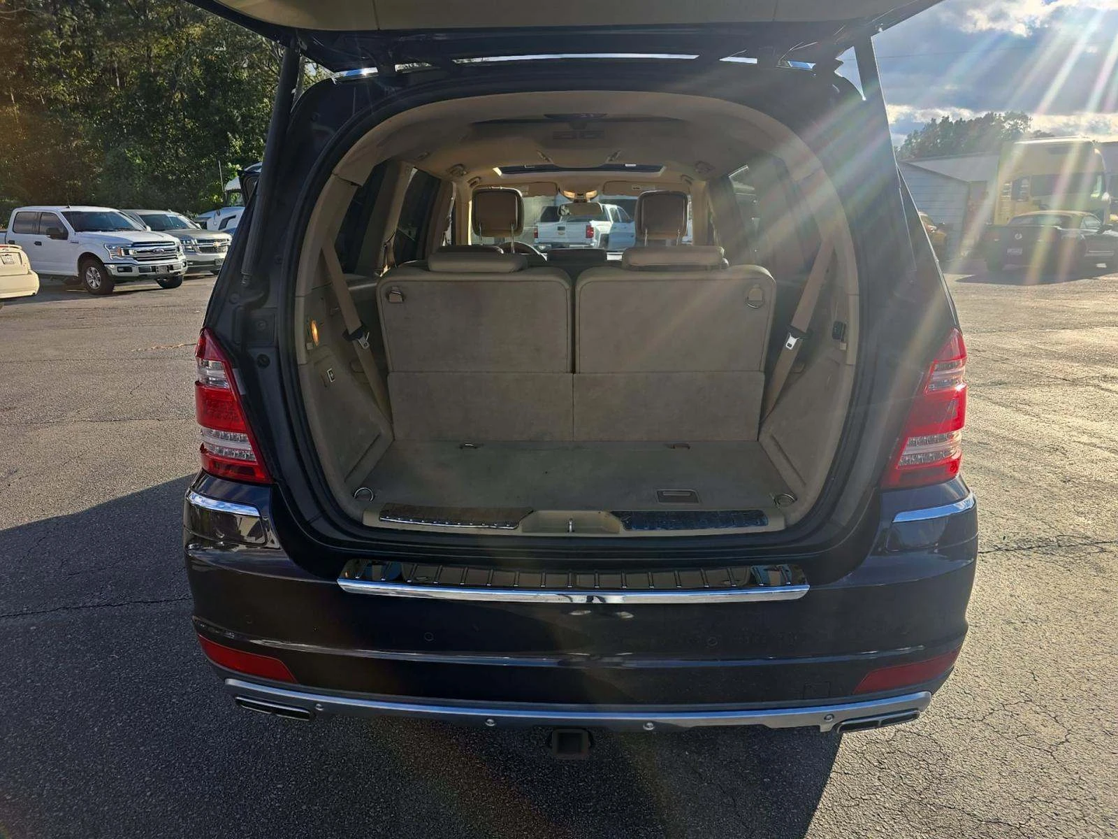 Mercedes-Benz GL 550 4MATIC* KEYLESS* ОБДУХ* 7 МЕСТНА - изображение 4