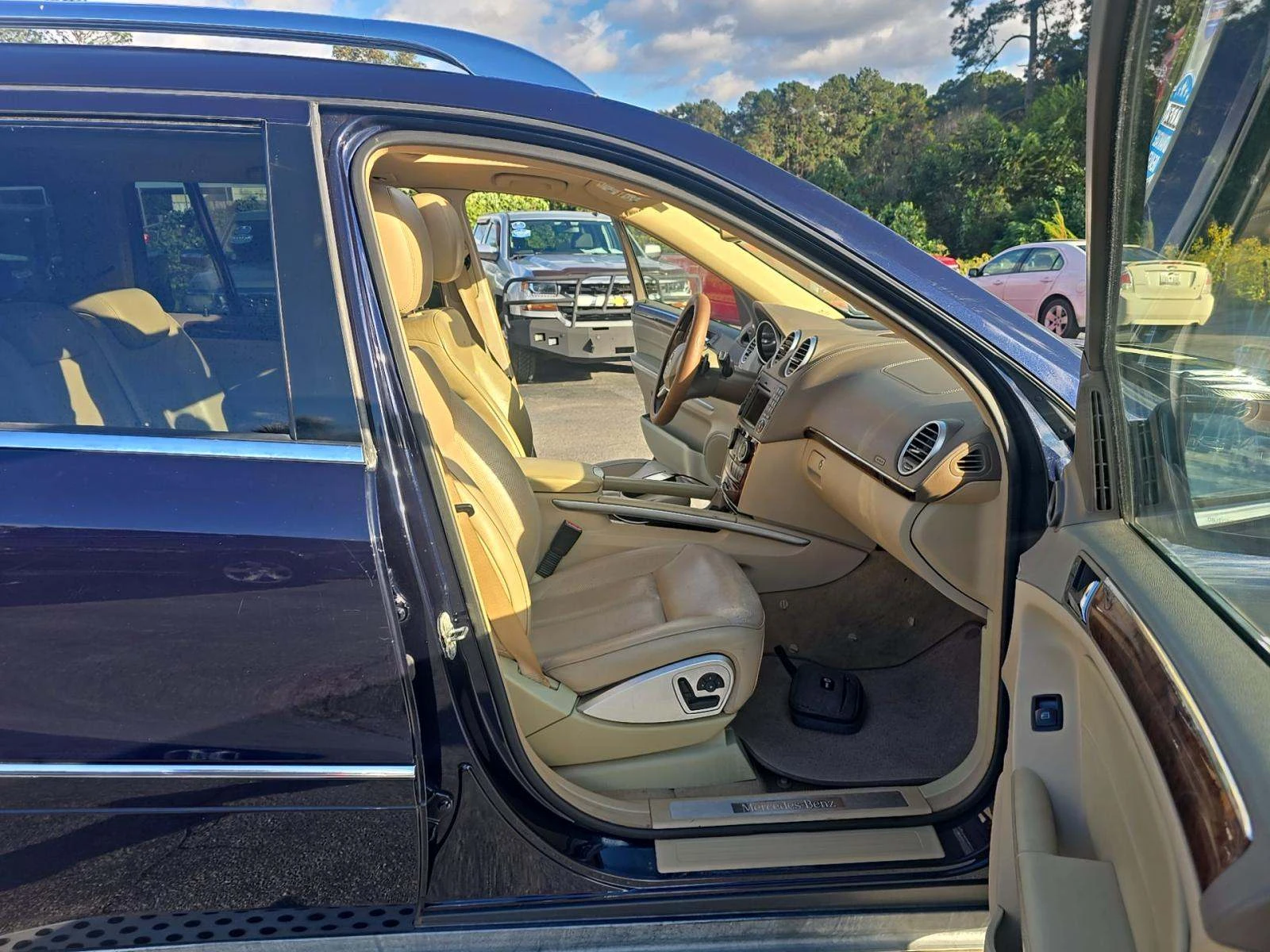 Mercedes-Benz GL 550 4MATIC* KEYLESS* ОБДУХ* 7 МЕСТНА - изображение 9