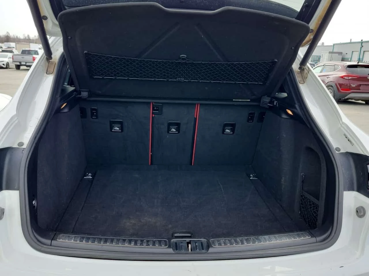 Porsche Macan * S * ПОДГРЕВ * ОБДУХВАНЕ * ОТ ПРЕДСТАВИТЕЛСТВО, снимка 14 - Автомобили и джипове - 53804341