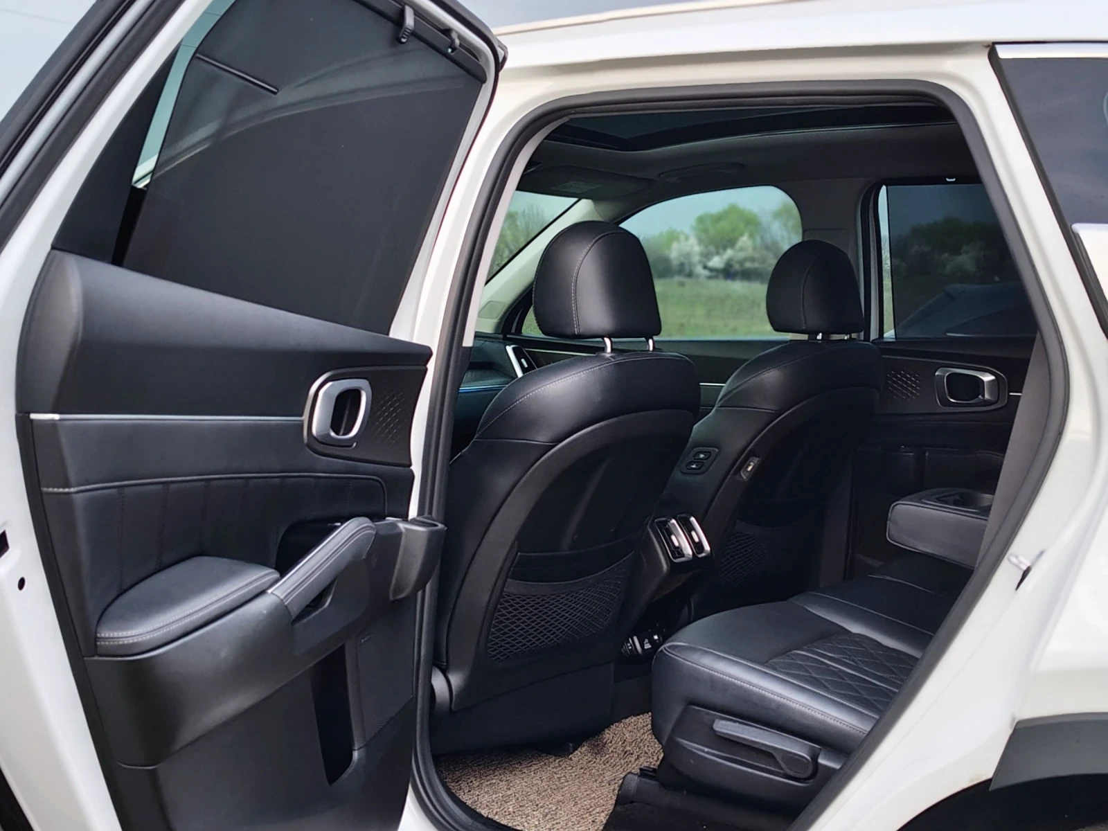 Kia Sorento НАЛИЧНА/PLATINUM/2.2D/4WD/8AT/ПАНО/HEAD UP/DIGITAL, снимка 16 - Автомобили и джипове - 54067351