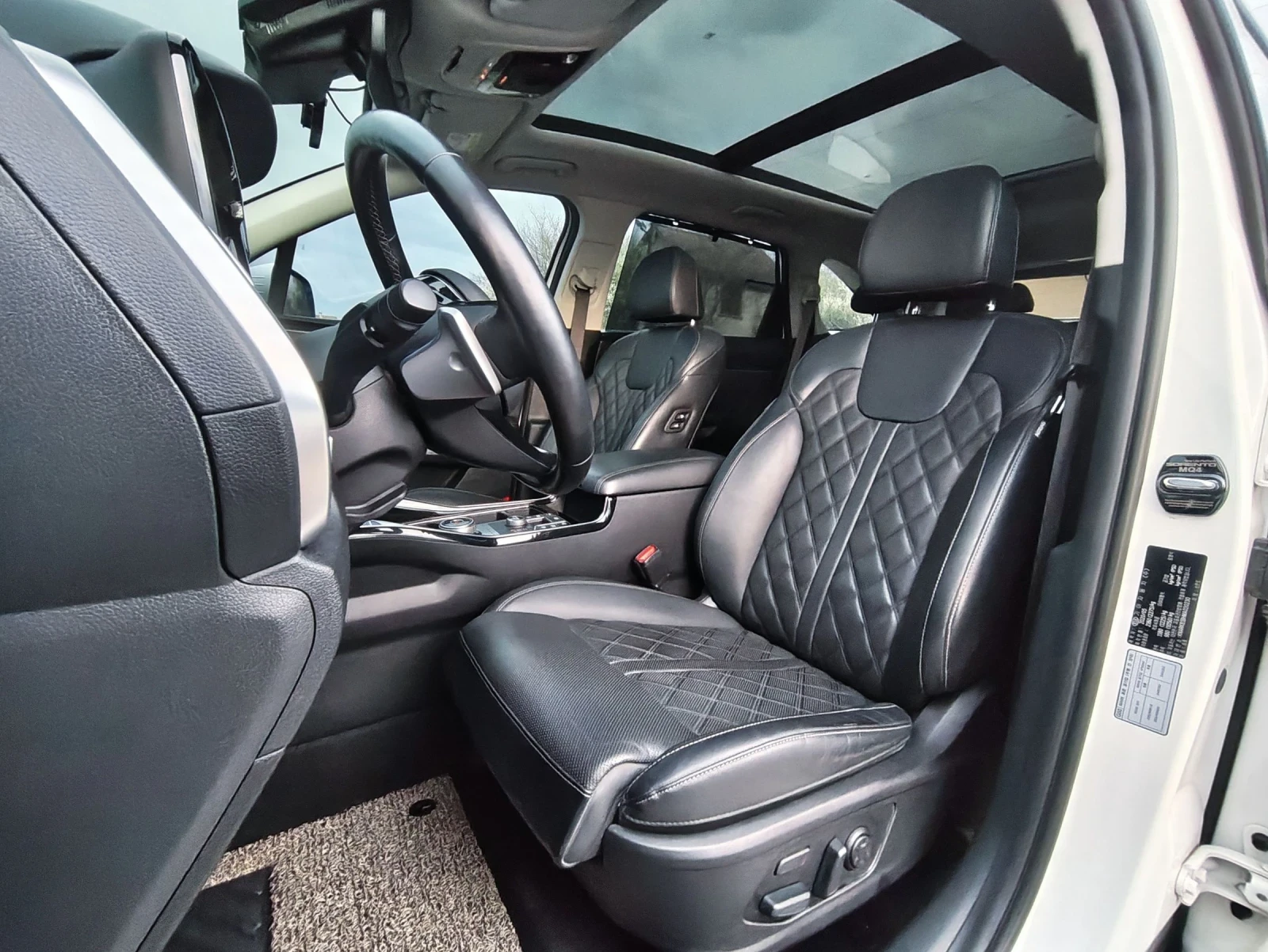 Kia Sorento НАЛИЧНА/PLATINUM/2.2D/4WD/8AT/ПАНО/HEAD UP/DIGITAL, снимка 15 - Автомобили и джипове - 54067351