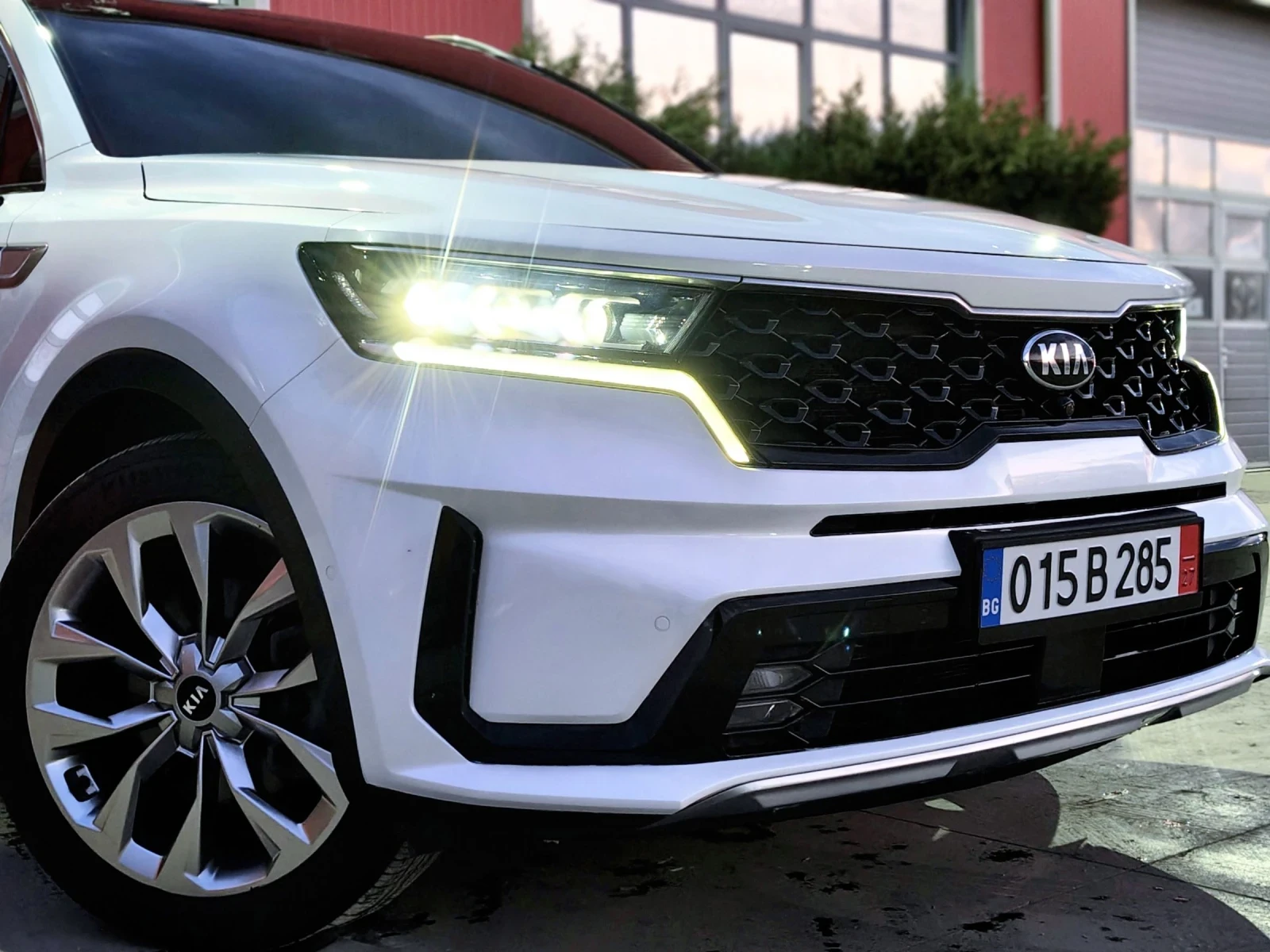 Kia Sorento НАЛИЧНА/PLATINUM/2.2D/4WD/8AT/ПАНО/HEAD UP/DIGITAL, снимка 5 - Автомобили и джипове - 54067351