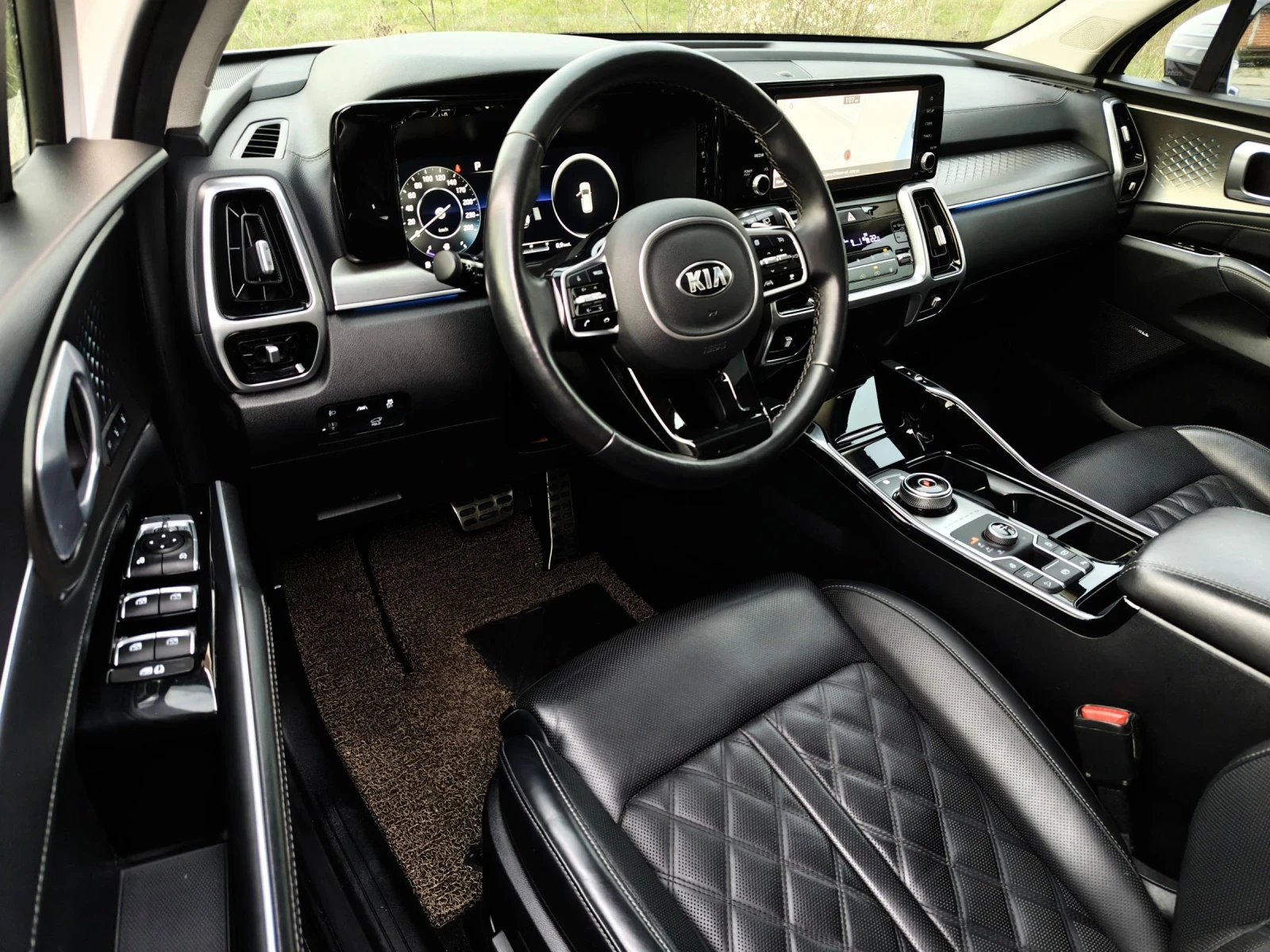 Kia Sorento НАЛИЧНА/PLATINUM/2.2D/4WD/8AT/ПАНО/HEAD UP/DIGITAL, снимка 6 - Автомобили и джипове - 54067351