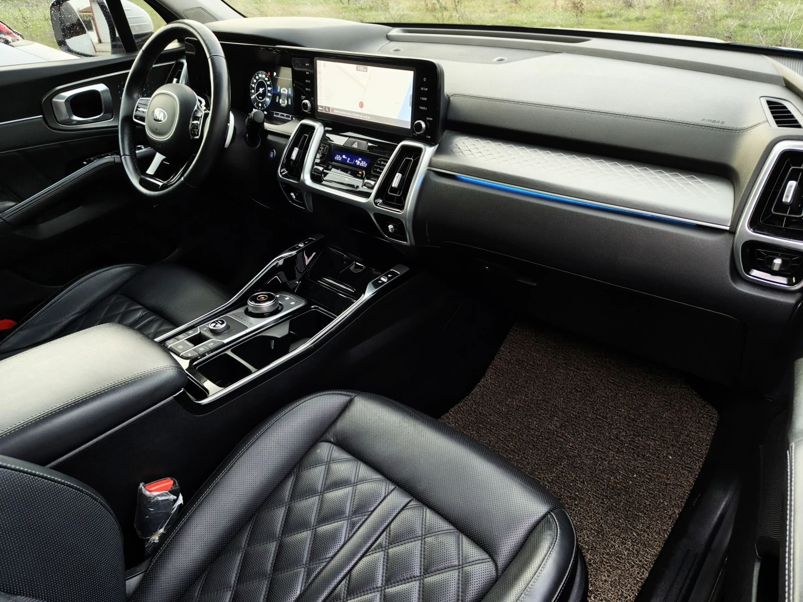 Kia Sorento НАЛИЧНА/PLATINUM/2.2D/4WD/8AT/ПАНО/HEAD UP/DIGITAL, снимка 7 - Автомобили и джипове - 54067351