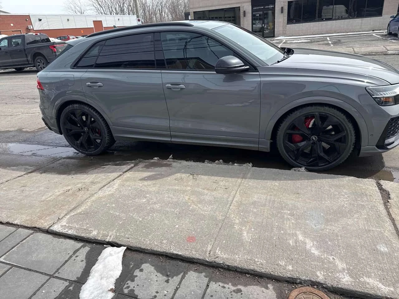 Audi RSQ8 4.0 TFSI quattro /DISTRONIC/360/B&O/ОБДУХВАНЕ, снимка 3 - Автомобили и джипове - 54108053