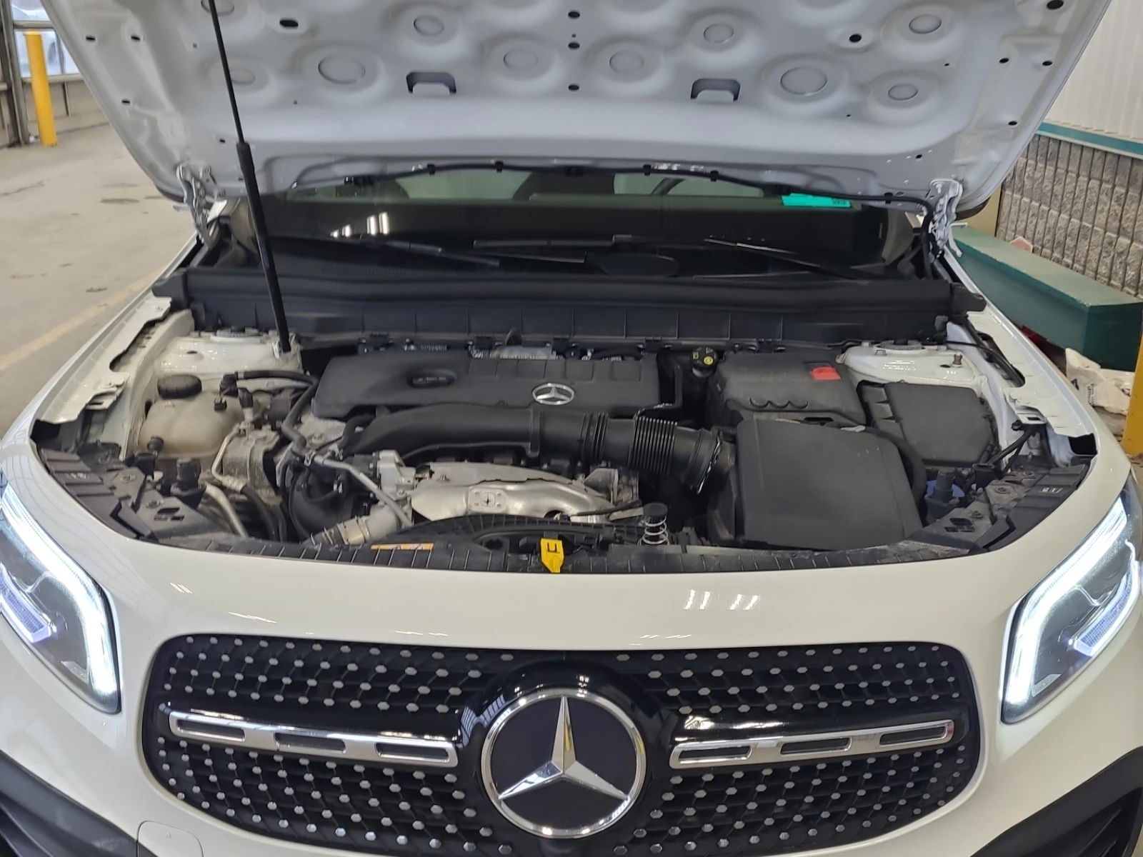 Mercedes-Benz GLB 250 * * CARFAX * * АВТО КРЕДИТ * * , снимка 15 - Автомобили и джипове - 54178595