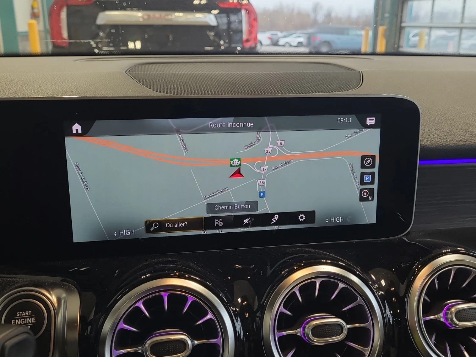 Mercedes-Benz GLB 250 * * CARFAX * * АВТО КРЕДИТ * * , снимка 11 - Автомобили и джипове - 54178595