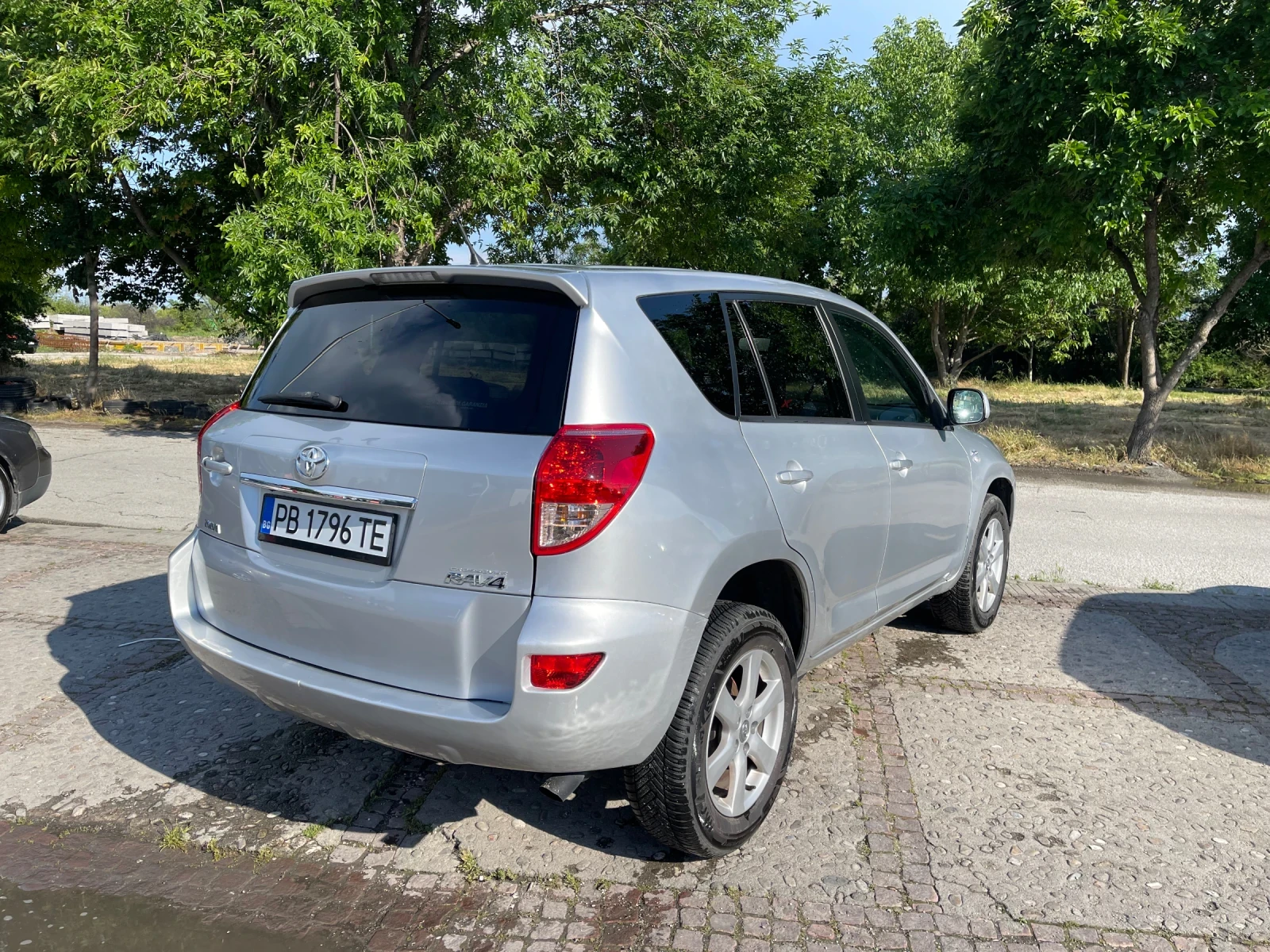 Toyota Rav4 2.2 D-4D 4x4, снимка 7 - Автомобили и джипове - 54729779