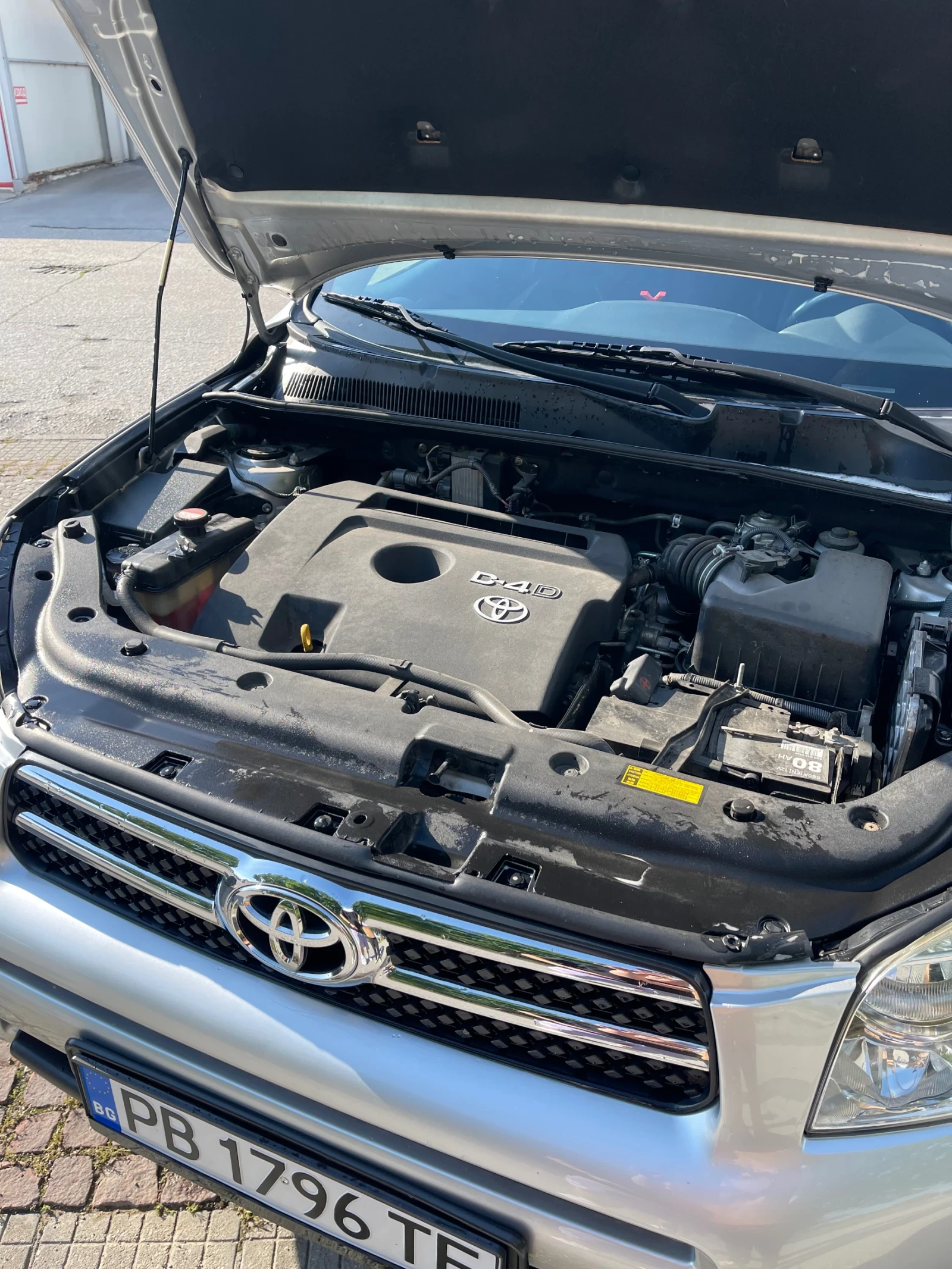 Toyota Rav4 2.2 D-4D 4x4, снимка 8 - Автомобили и джипове - 54729779