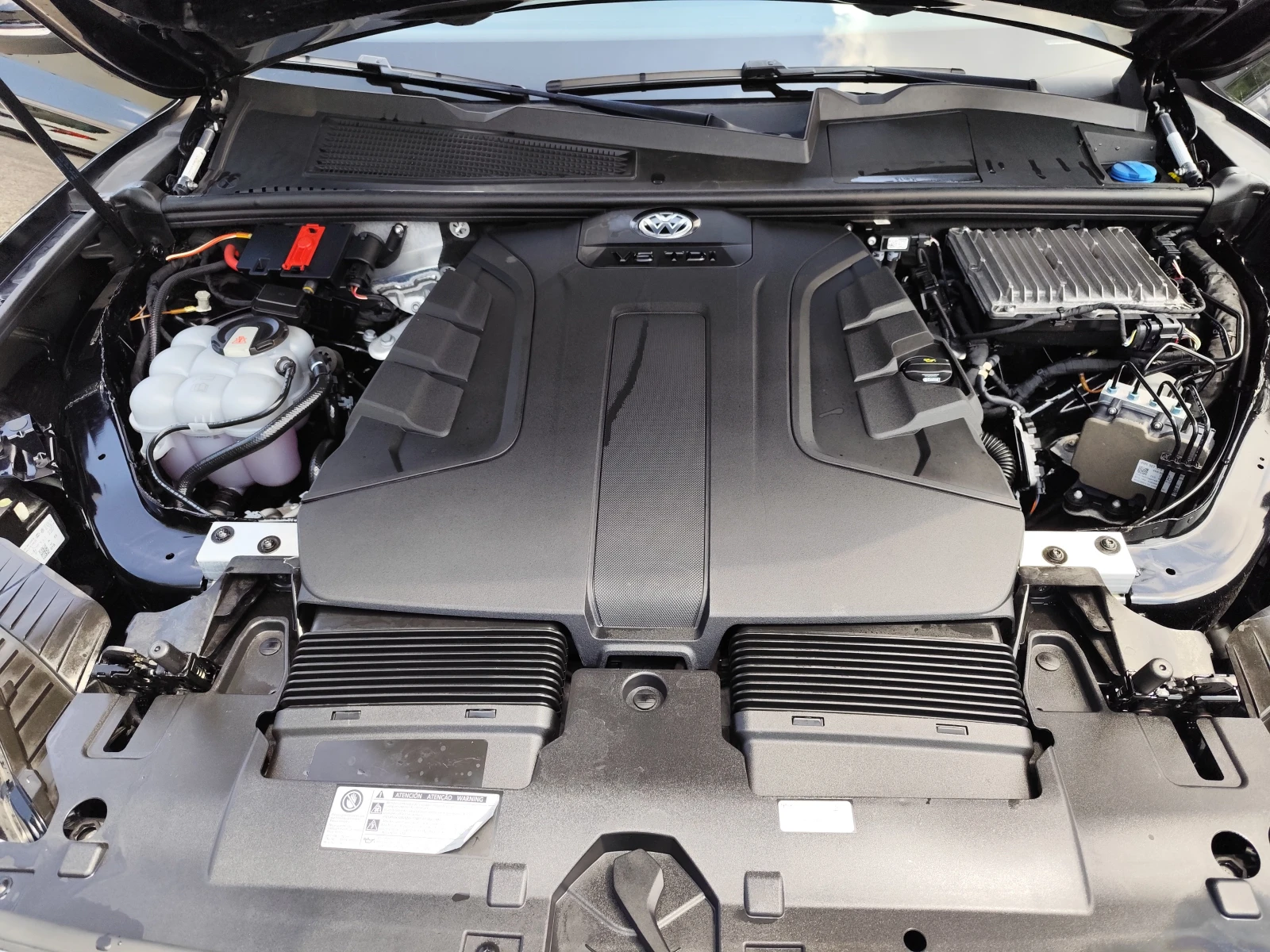 VW Touareg 3.0TDi* VIRTUAL* ВАКУМ* CAMERA 360* AIRMATIC* КОЖА, снимка 16 - Автомобили и джипове - 55027228