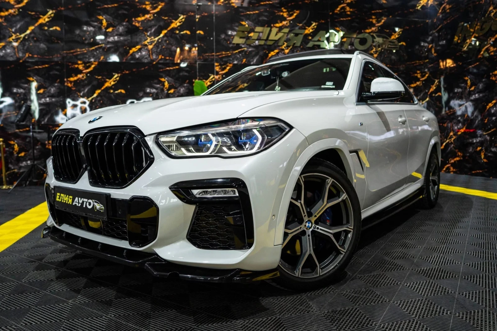 BMW X6 M40I XDRIVE FULL M SPORT ПАНО H&K HUD ЛИЗИНГ 100%, снимка 4 - Автомобили и джипове - 55083870
