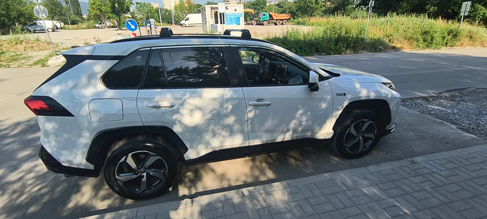 Toyota Rav4 STYLE 2.5 PLUG-IN Hybrid 4X4, снимка 3 - Автомобили и джипове - 55104250
