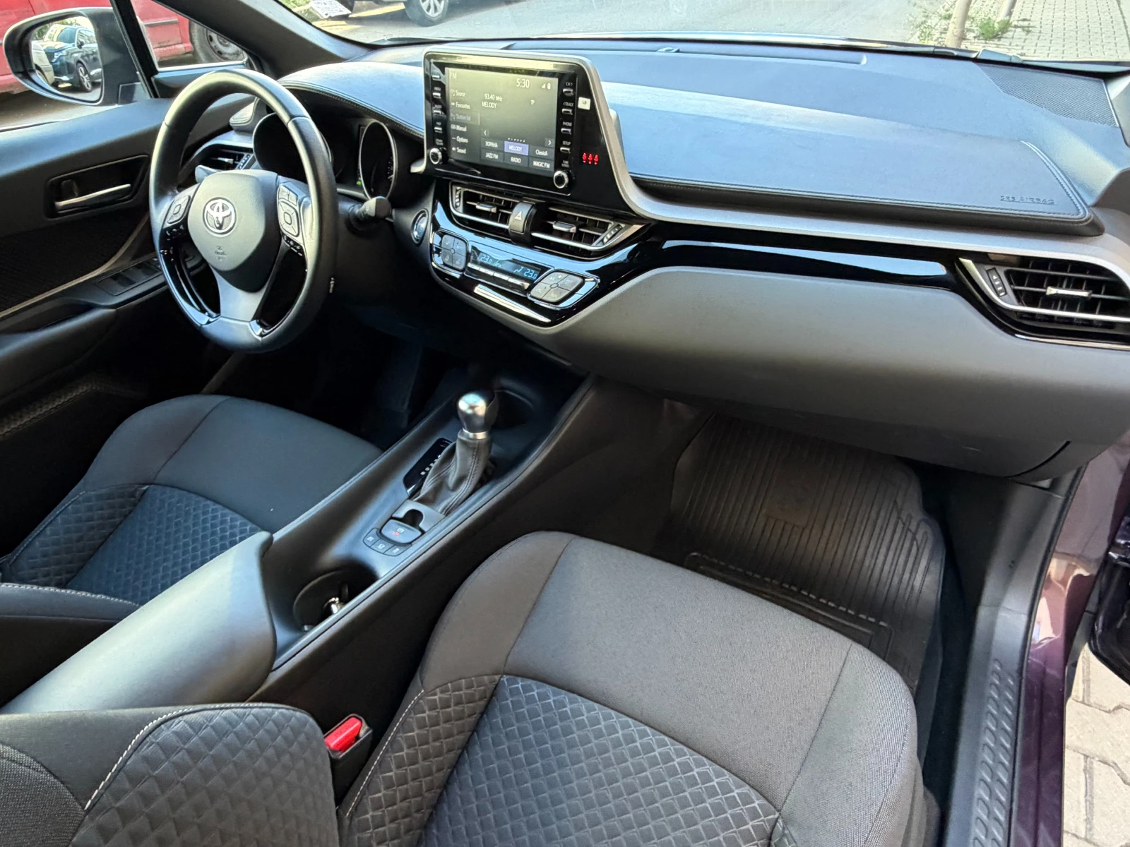 Toyota C-HR 1.8 Hybrid e-CVT - в Гаранция, снимка 15 - Автомобили и джипове - 55468132