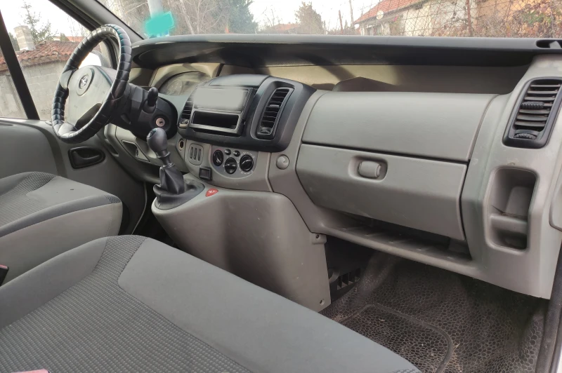 Opel Vivaro, снимка 5 - Бусове и автобуси - 47848572