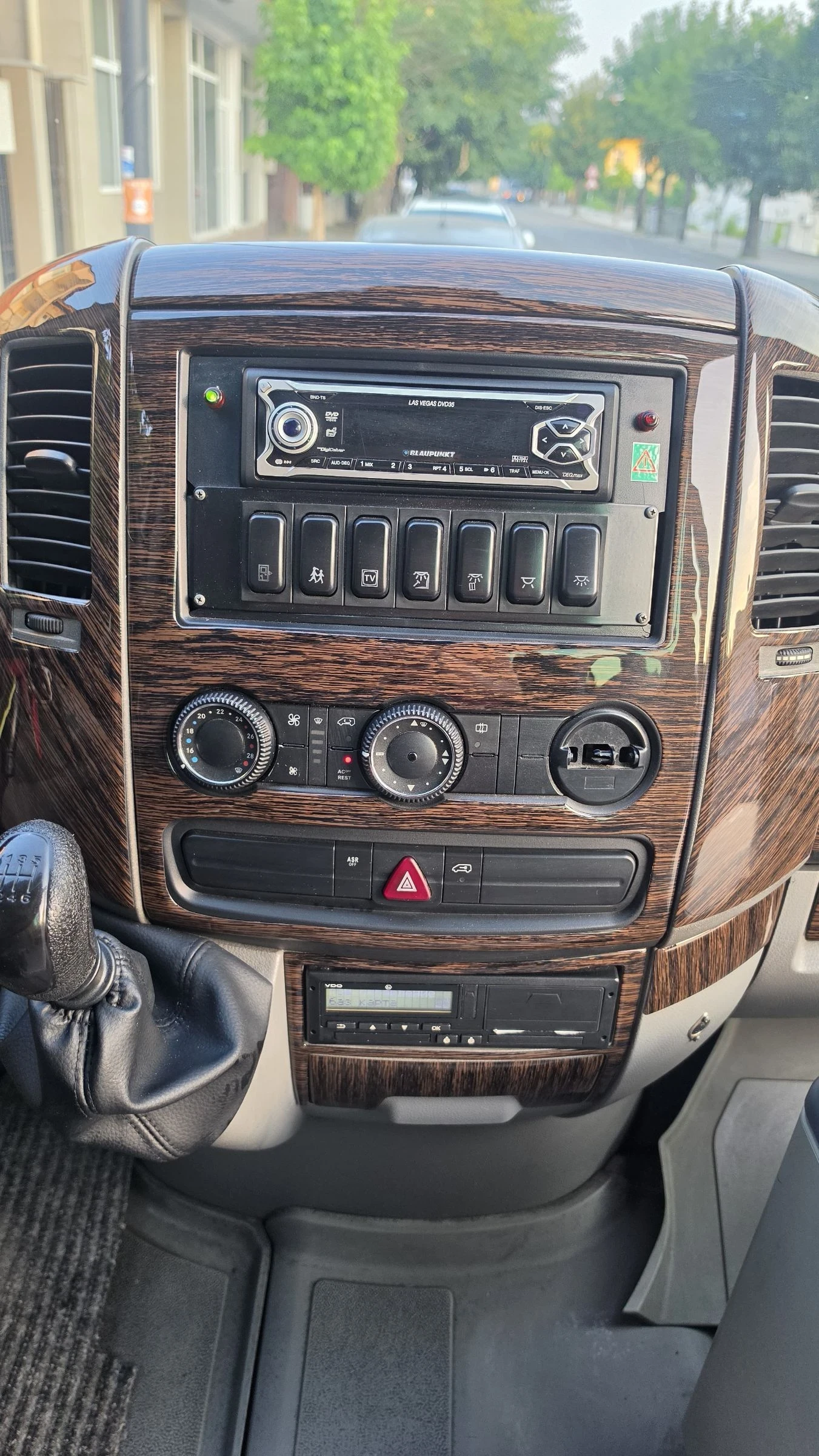 Mercedes-Benz Sprinter 518 VIP 20 местен, снимка 14 - Бусове и автобуси - 55342897