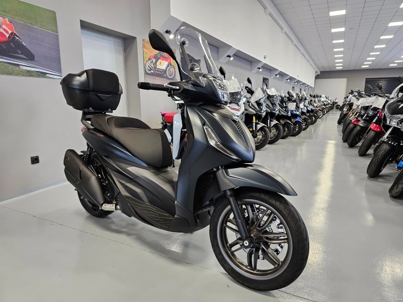 Piaggio Beverly 400 HPE, ABS-ASR, 2023г., снимка 2 - Мотоциклети и мототехника - 49594802