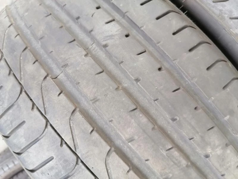 Гуми Летни 235/40R19, снимка 3 - Гуми и джанти - 29371444