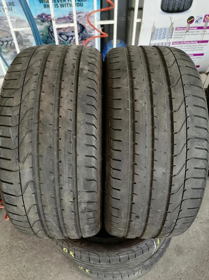 Гуми Летни 235/40R19, снимка 1 - Гуми и джанти - 29371444