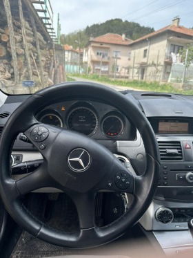 Mercedes-Benz 200, снимка 7