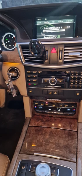 Mercedes-Benz E 300, снимка 16