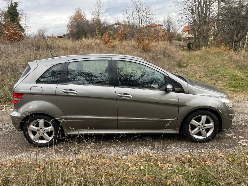 Mercedes-Benz B 200 2.0 CDI * Сервизна история* , снимка 6 - Автомобили и джипове - 48065845