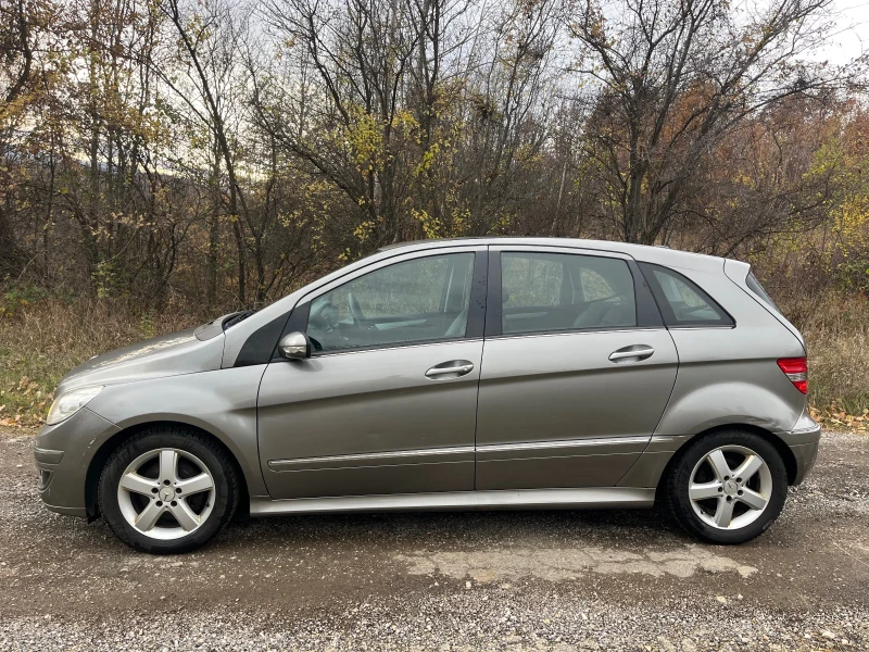 Mercedes-Benz B 200 2.0 CDI * Сервизна история* , снимка 2 - Автомобили и джипове - 48065845