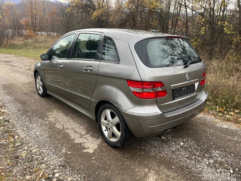 Mercedes-Benz B 200 2.0 CDI * Сервизна история* , снимка 3 - Автомобили и джипове - 48065845