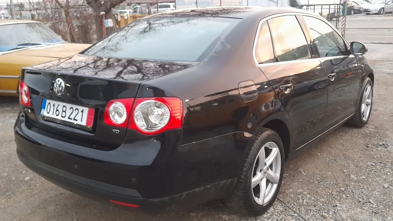 VW Jetta 1.9TDI 105kc Klima , снимка 5 - Автомобили и джипове - 48135225