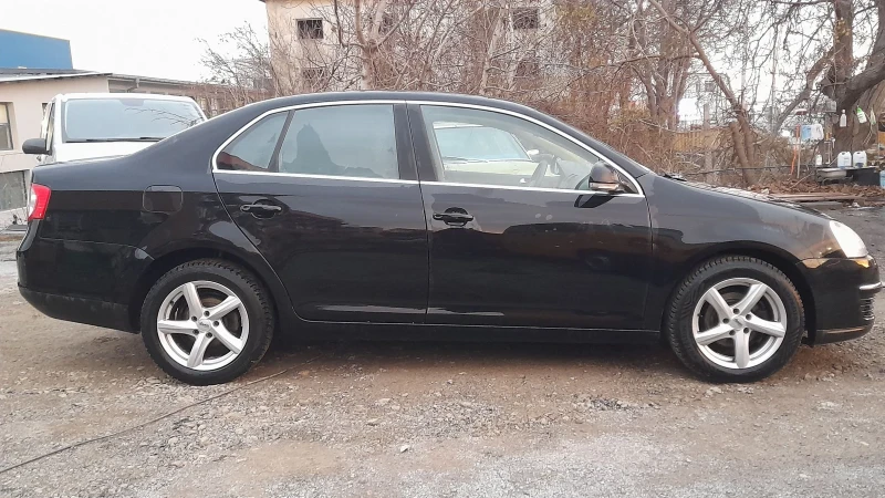 VW Jetta 1.9TDI 105kc Klima , снимка 6 - Автомобили и джипове - 48135225